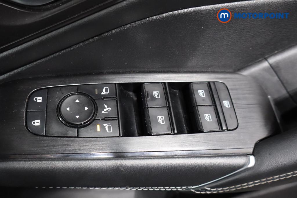 Nissan Qashqai N-Connecta Manual Petrol SUV - Stock Number (1516983) - 14th supplementary image