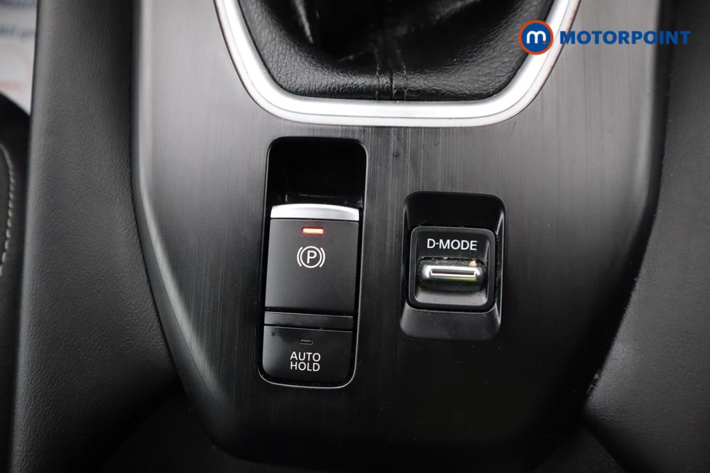 Nissan Qashqai N-Connecta Manual Petrol SUV - Stock Number (1516024) - 15th supplementary image