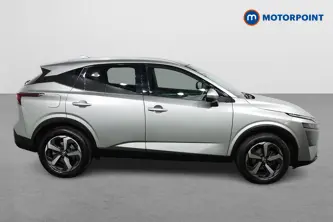 Nissan Qashqai N-Connecta Manual Petrol SUV - Stock Number (1521234) - Drivers side