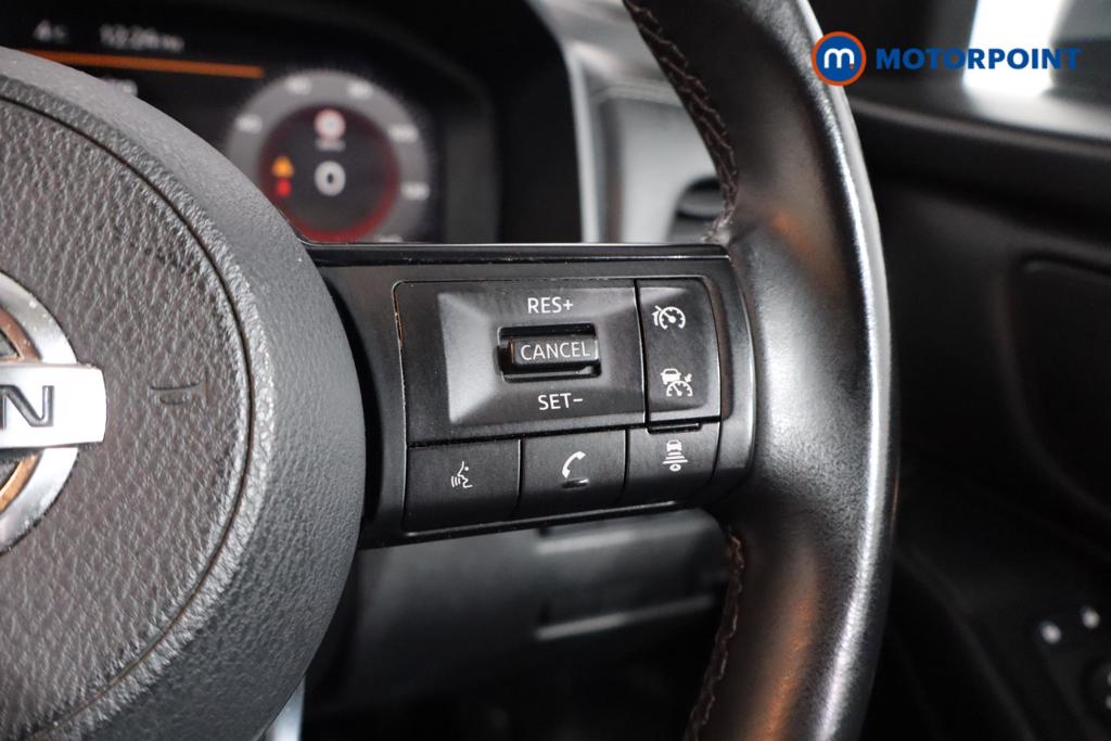 Nissan Qashqai N-Connecta Manual Petrol SUV - Stock Number (1518467) - 9th supplementary image