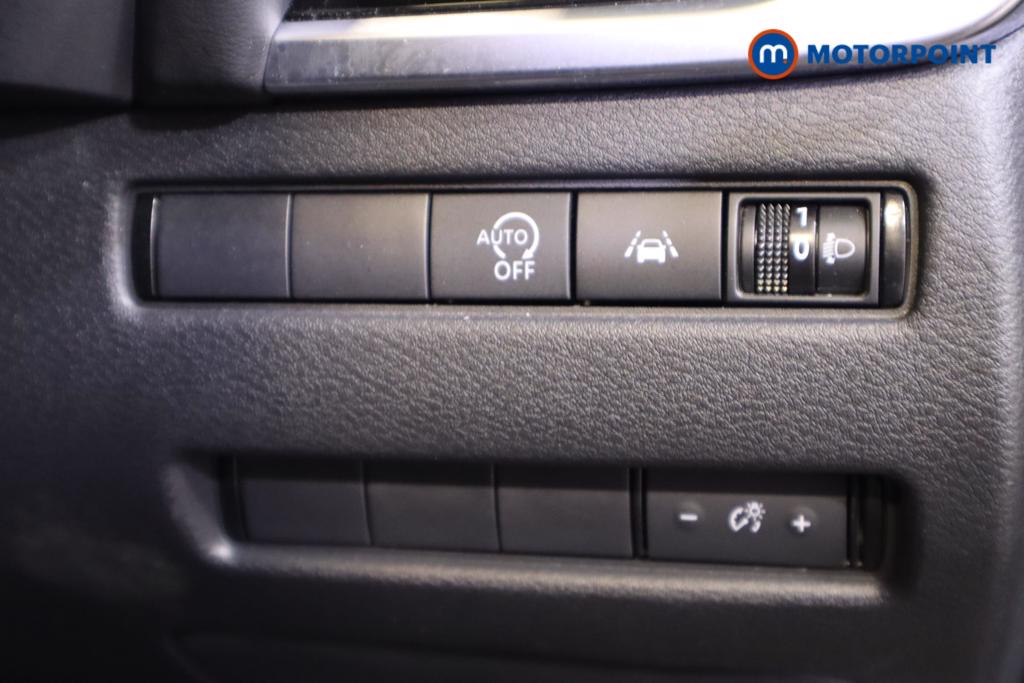 Nissan Qashqai N-Connecta Manual Petrol SUV - Stock Number (1515782) - 7th supplementary image