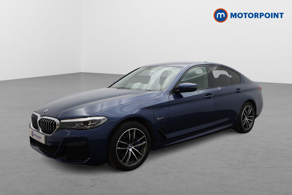 BMW 5 Series M Sport Automatic Petrol Plug-In Hybrid Saloon - Stock Number (1517308) - Passenger side front corner