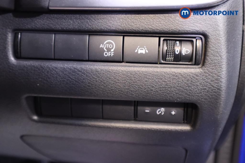 Nissan Qashqai N-Connecta Manual Petrol SUV - Stock Number (1518071) - 8th supplementary image