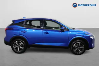 Nissan Qashqai N-Connecta Manual Petrol SUV - Stock Number (1511737) - Drivers side