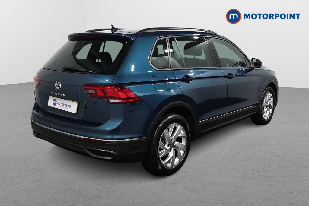 Volkswagen Tiguan Life Manual Petrol SUV - Stock Number (1520052) - Drivers side rear corner