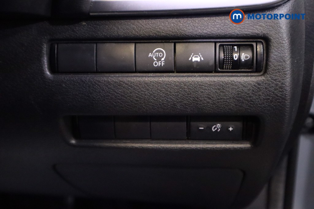 Nissan Qashqai N-Connecta Manual Petrol SUV - Stock Number (1513933) - 8th supplementary image