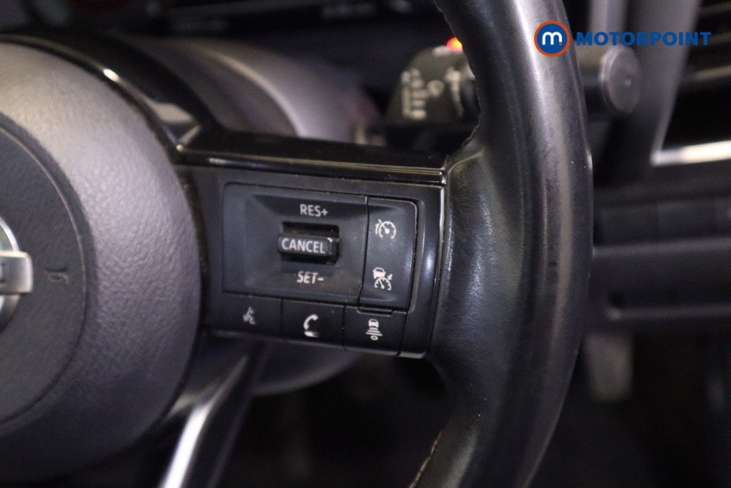 Nissan Qashqai N-Connecta Manual Petrol SUV - Stock Number (1513933) - 9th supplementary image