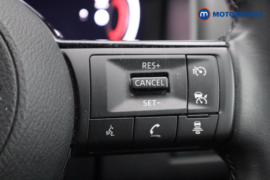 Nissan Qashqai N-Connecta Manual Petrol SUV - Stock Number (1514325) - 9th supplementary image