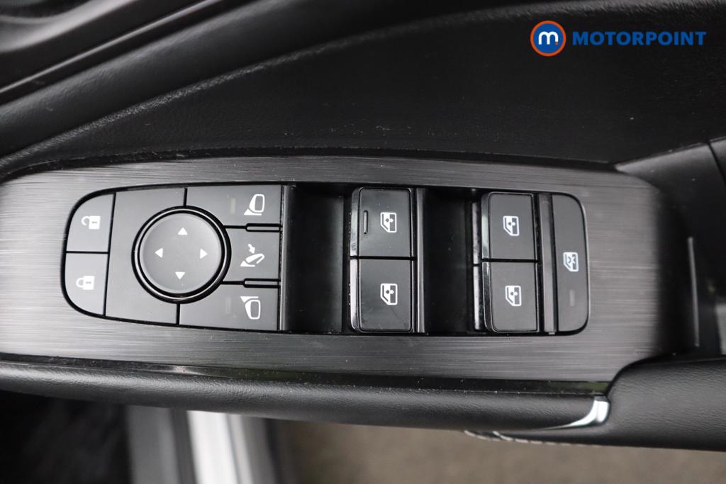 Nissan Qashqai N-Connecta Manual Petrol SUV - Stock Number (1514325) - 13th supplementary image