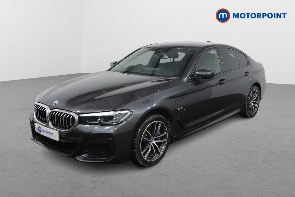 BMW 5 Series M Sport Automatic Petrol Plug-In Hybrid Saloon - Stock Number (1517312) - Passenger side front corner