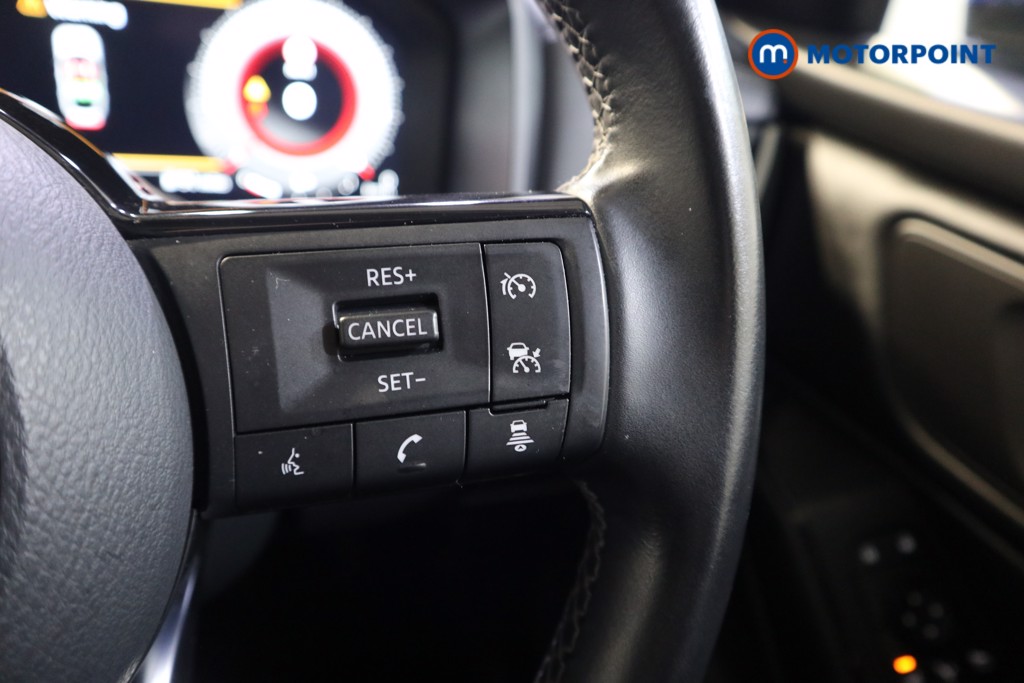 Nissan Qashqai N-Connecta Manual Petrol SUV - Stock Number (1521541) - 4th supplementary image