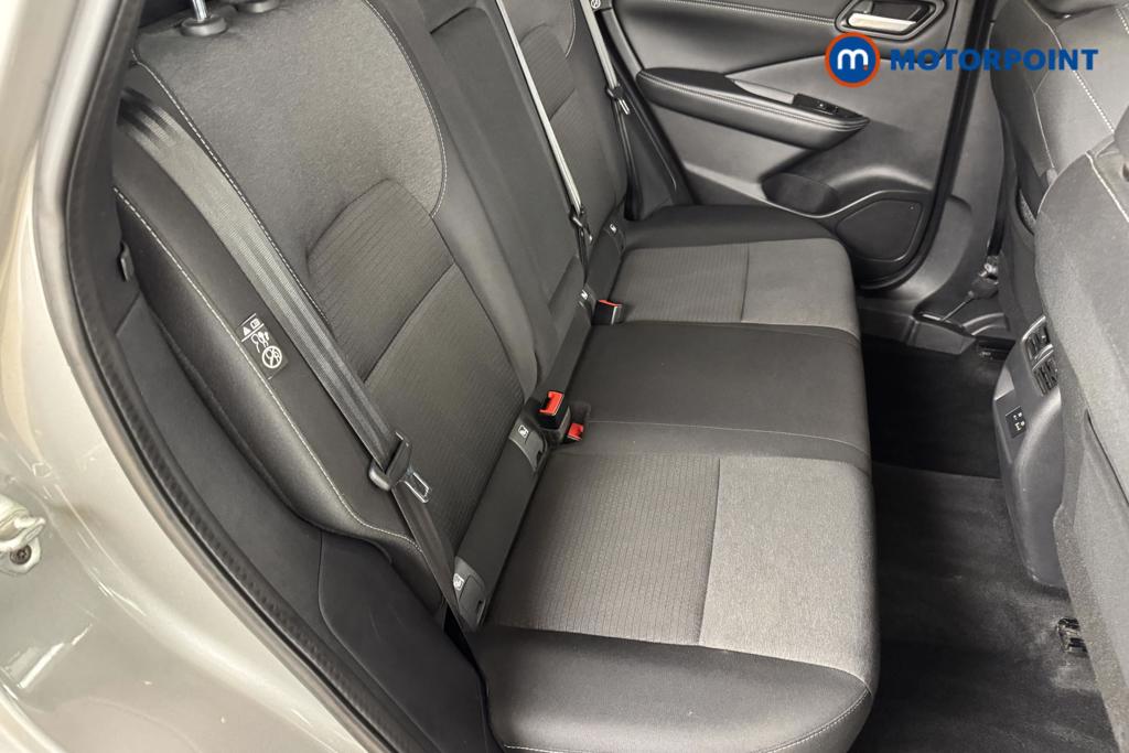 Nissan Qashqai N-Connecta Manual Petrol SUV - Stock Number (1520434) - 4th supplementary image