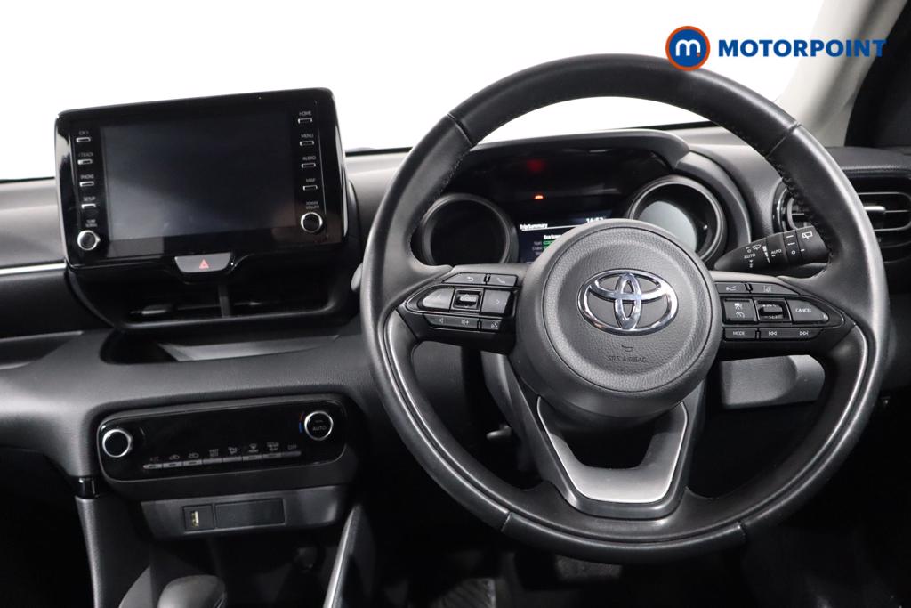 Toyota Yaris Design Automatic Petrol-Electric Hybrid Hatchback - Stock Number (1521425) - 3rd supplementary image