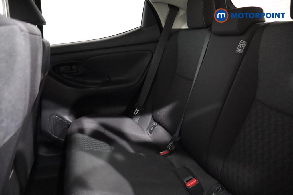 Toyota Yaris Design Automatic Petrol-Electric Hybrid Hatchback - Stock Number (1521425) - 5th supplementary image