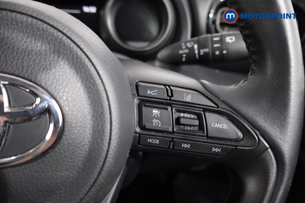 Toyota Yaris Design Automatic Petrol-Electric Hybrid Hatchback - Stock Number (1521425) - 8th supplementary image