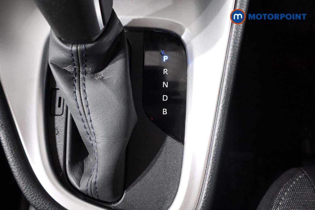 Toyota Yaris Design Automatic Petrol-Electric Hybrid Hatchback - Stock Number (1521425) - 15th supplementary image