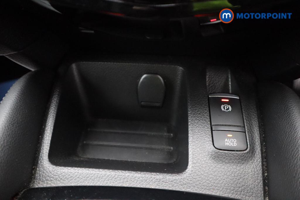 Nissan Qashqai Tekna Manual Petrol SUV - Stock Number (1521609) - 14th supplementary image