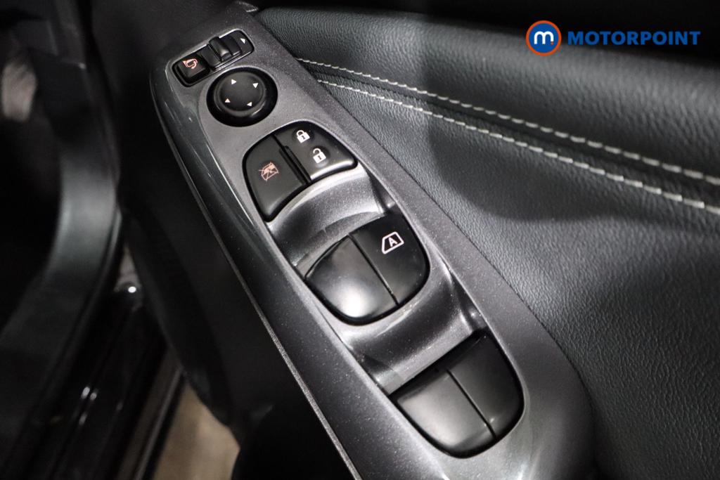Nissan Juke N-Connecta Automatic Petrol SUV - Stock Number (1519658) - 24th supplementary image