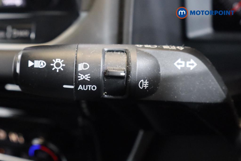 Nissan Qashqai N-Connecta Manual Petrol SUV - Stock Number (1522035) - 11th supplementary image