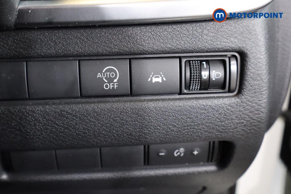 Nissan Qashqai N-Connecta Manual Petrol SUV - Stock Number (1522035) - 15th supplementary image