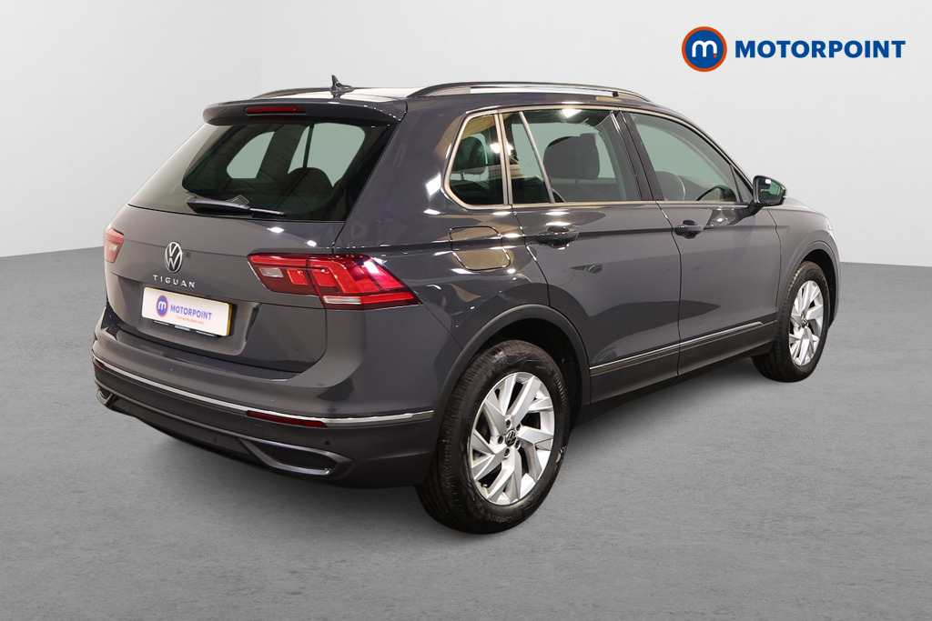 Volkswagen Tiguan Life Automatic Petrol SUV - Stock Number (1525224) - Drivers side rear corner