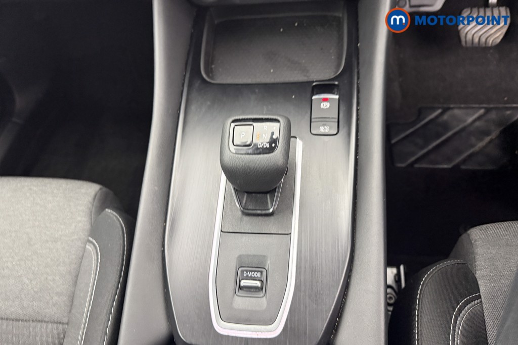 Nissan Qashqai N-Connecta Automatic Petrol SUV - Stock Number (1524436) - 10th supplementary image