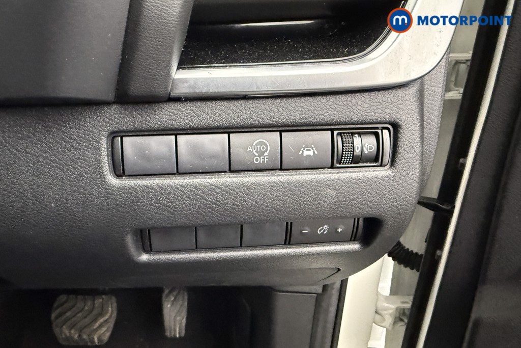 Nissan Qashqai N-Connecta Automatic Petrol SUV - Stock Number (1524436) - 13th supplementary image