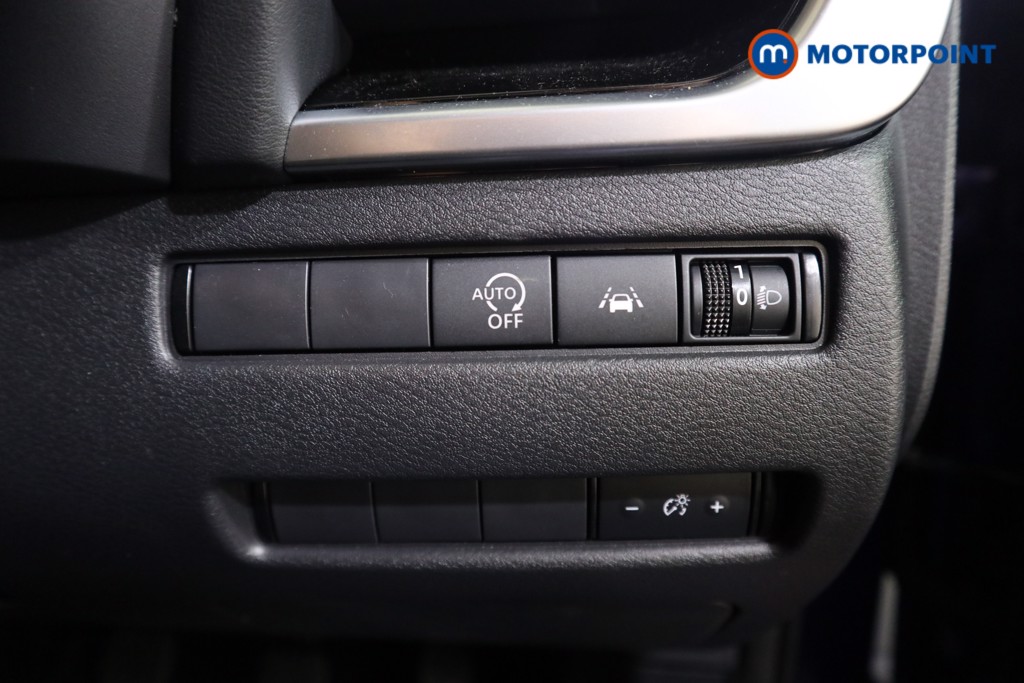 Nissan Qashqai N-Connecta Manual Petrol SUV - Stock Number (1521211) - 9th supplementary image