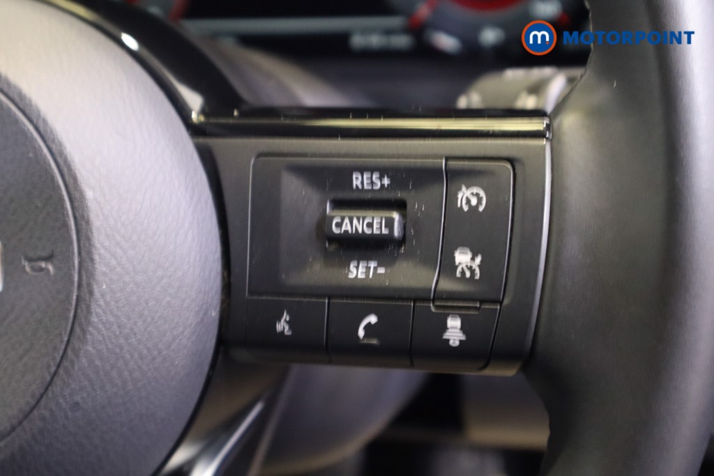 Nissan Qashqai N-Connecta Manual Petrol SUV - Stock Number (1517415) - 9th supplementary image