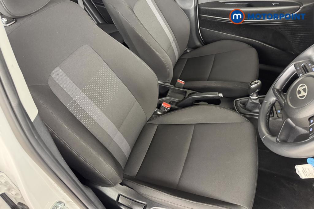 Hyundai I20 Advance Manual Petrol Hatchback - Stock Number (1523470) - 5th supplementary image