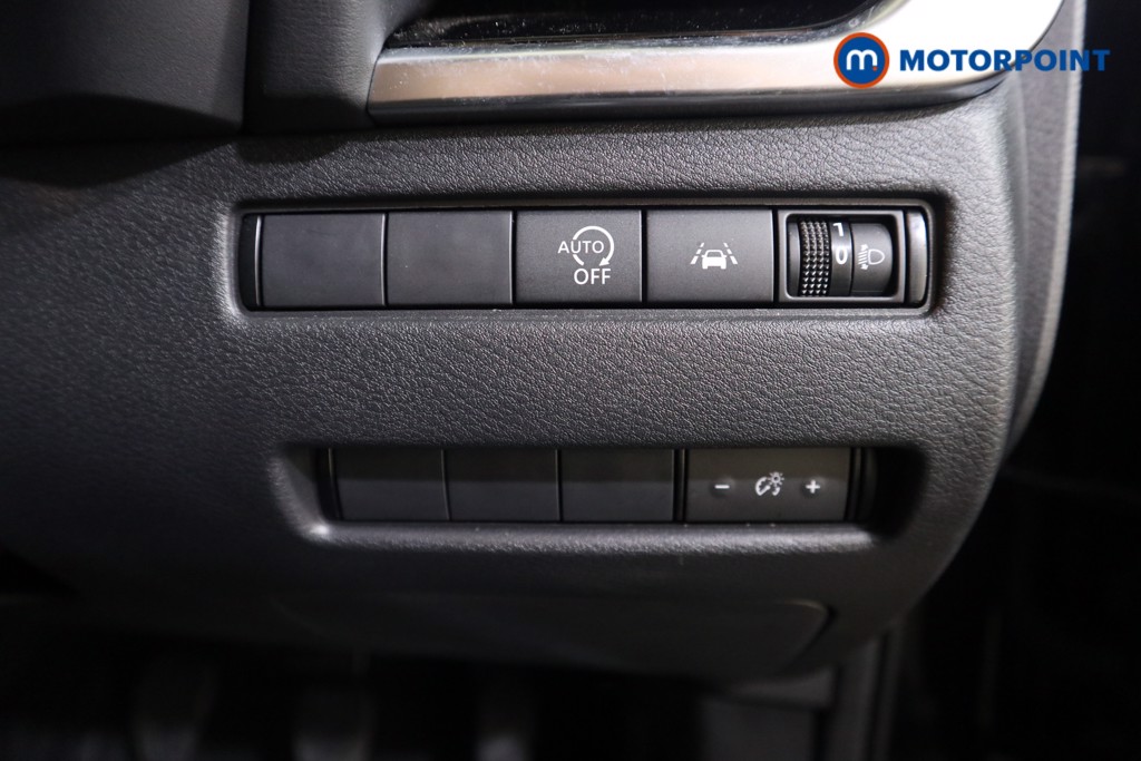 Nissan Qashqai N-Connecta Manual Petrol SUV - Stock Number (1524863) - 9th supplementary image