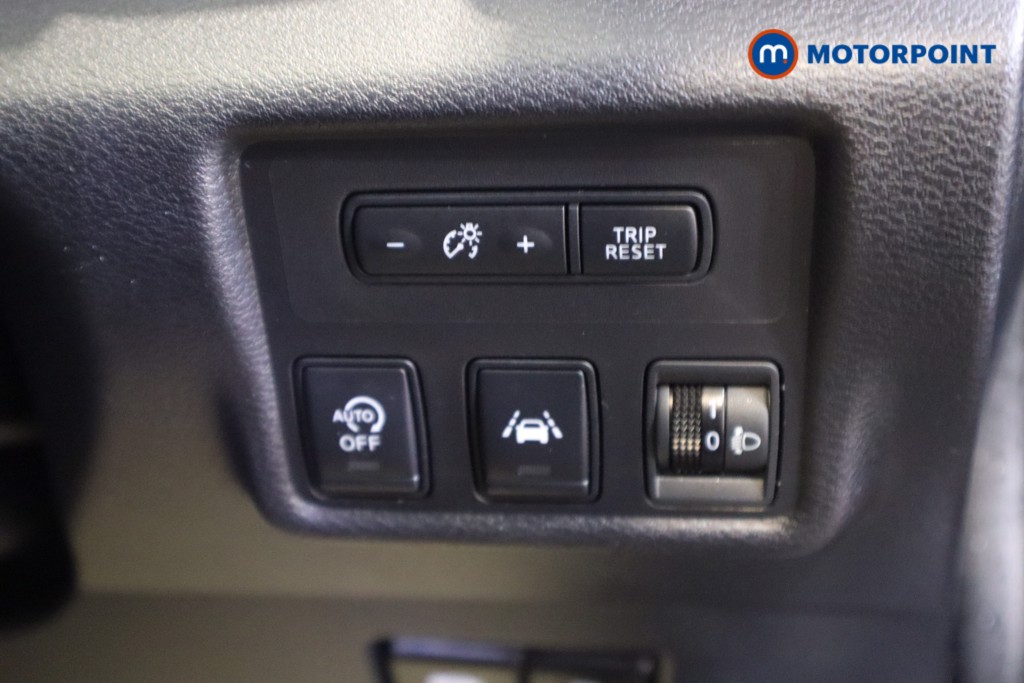 Nissan Micra N-Connecta Manual Petrol Hatchback - Stock Number (1522892) - 8th supplementary image