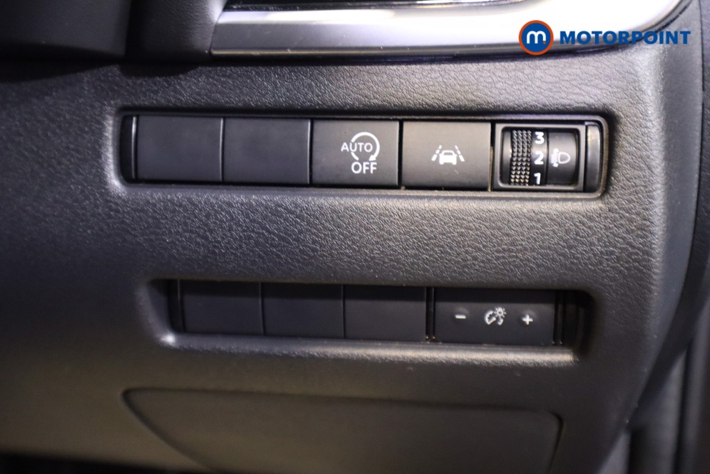 Nissan Qashqai N-Connecta Manual Petrol SUV - Stock Number (1523181) - 6th supplementary image