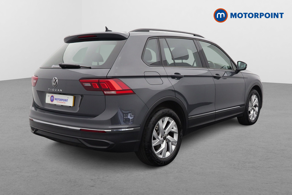 Volkswagen Tiguan Life Manual Petrol SUV - Stock Number (1526917) - Drivers side rear corner