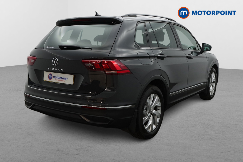 Volkswagen Tiguan Life Manual Petrol SUV - Stock Number (1526107) - Drivers side rear corner