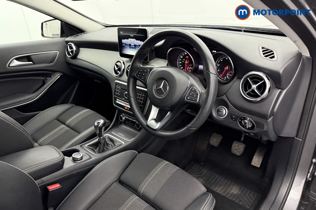 Mercedes-Benz GLA Urban Edition Manual Petrol SUV - Stock Number (1523195) - 3rd supplementary image