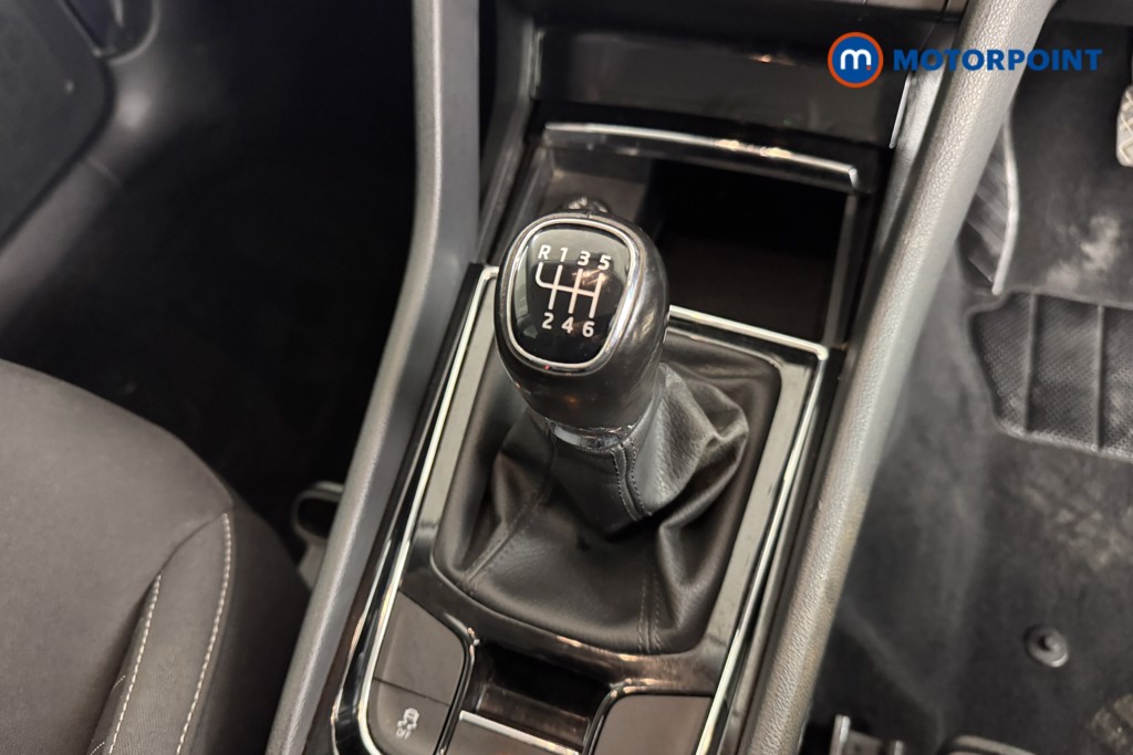 Skoda Karoq SE Manual Petrol SUV - Stock Number (1526783) - 2nd supplementary image