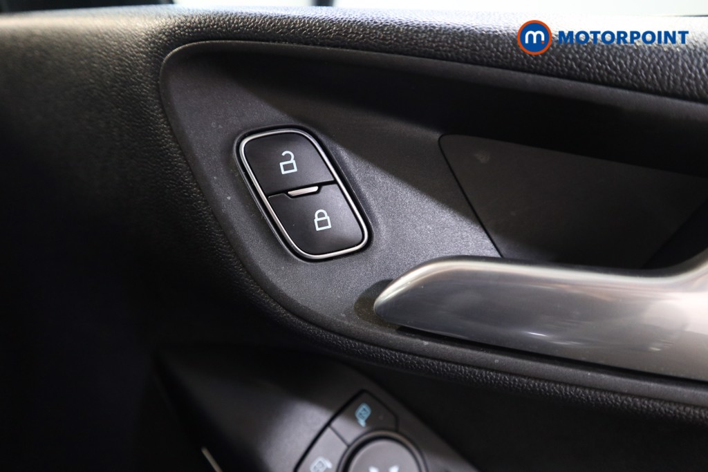 Ford Fiesta St-Line Vignale Manual Petrol-Electric Hybrid Hatchback - Stock Number (1501716) - 10th supplementary image