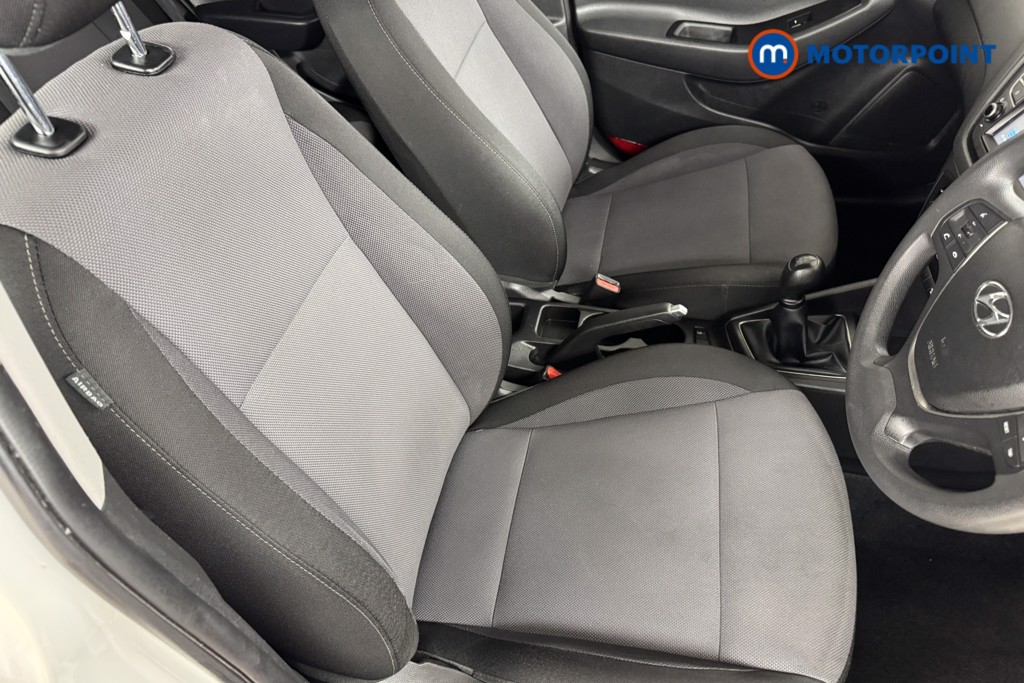 Hyundai I20 S Connect Manual Petrol Hatchback - Stock Number (1529568) - 5th supplementary image