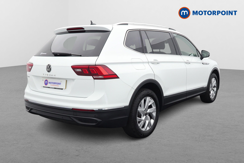 Volkswagen Tiguan Allspace Life Automatic Petrol SUV - Stock Number (1525946) - Drivers side rear corner