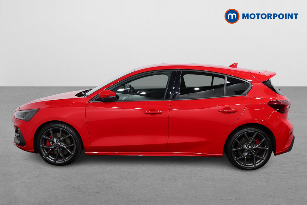 Ford Focus ST Manual Petrol Hatchback - Stock Number (1526332) - Passenger side