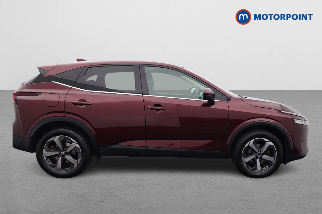 Nissan Qashqai N-Connecta Manual Petrol SUV - Stock Number (1531390) - Drivers side