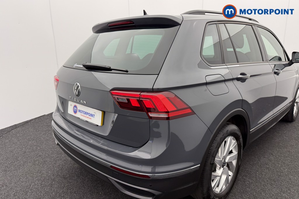 Volkswagen Tiguan Life Manual Petrol SUV - Stock Number (1532939) - 27th supplementary image