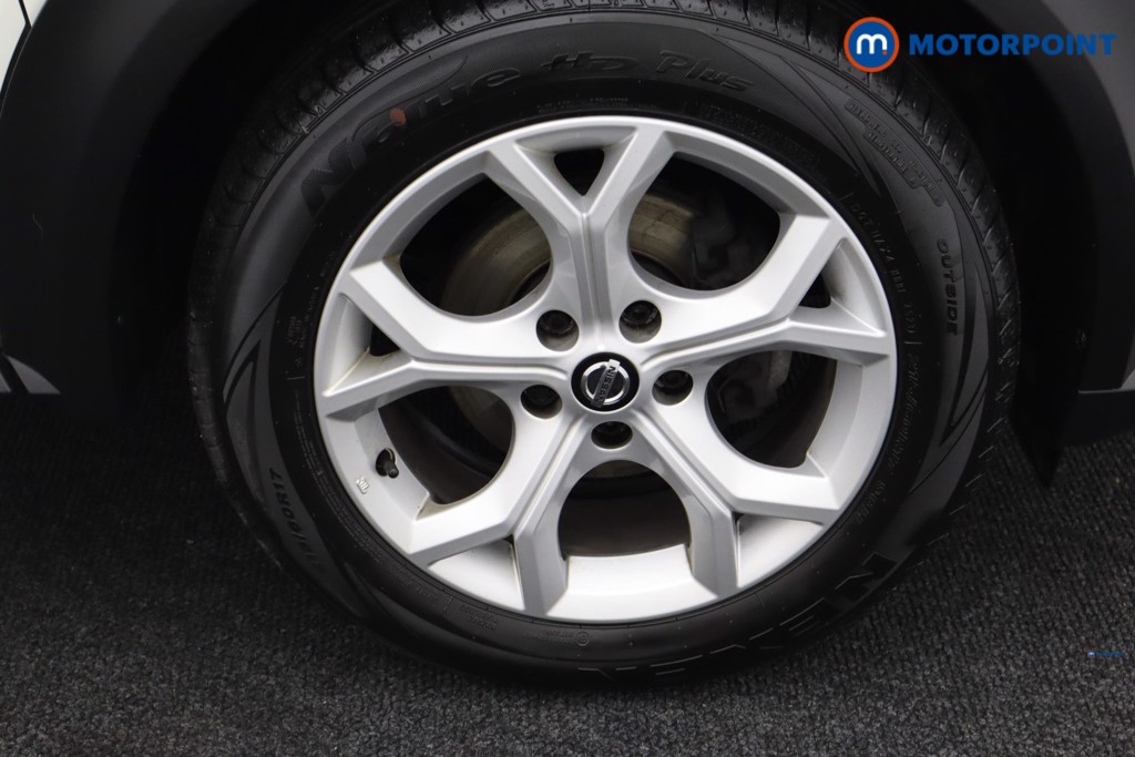 Nissan Juke N-Connecta Automatic Petrol SUV - Stock Number (1519915) - 21st supplementary image