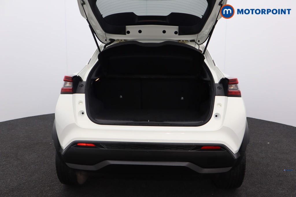Nissan Juke N-Connecta Automatic Petrol SUV - Stock Number (1519915) - 28th supplementary image