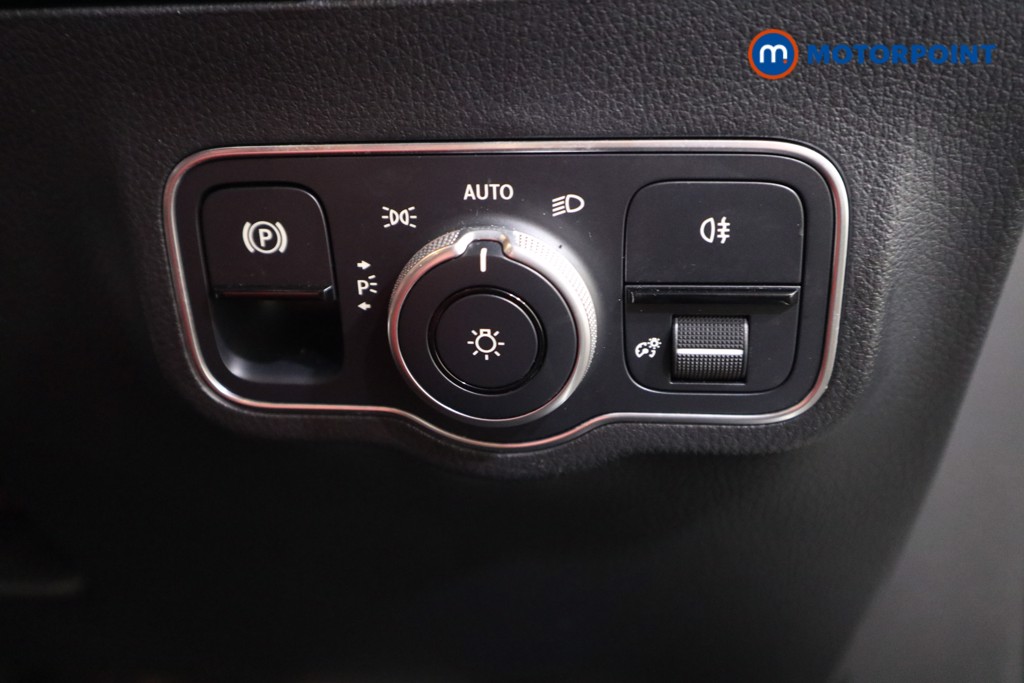 Mercedes-Benz GLA Exclusive Edition Automatic Petrol Plug-In Hybrid SUV - Stock Number (1532549) - 9th supplementary image