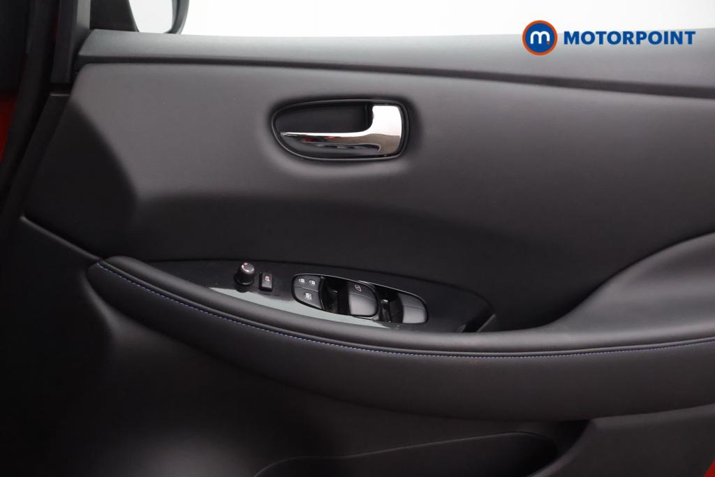 Nissan Leaf N-Connecta Automatic Electric Hatchback - Stock Number (1528513) - 8th supplementary image