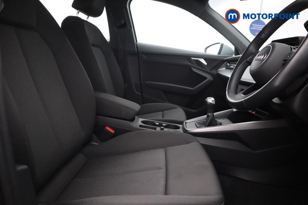 Audi A3 Technik Manual Petrol Hatchback - Stock Number (1527907) - 7th supplementary image