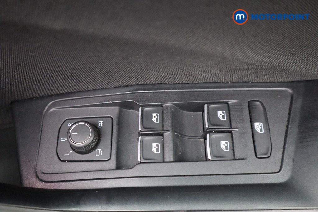 Volkswagen T-Roc Active Manual Petrol SUV - Stock Number (1531191) - 15th supplementary image