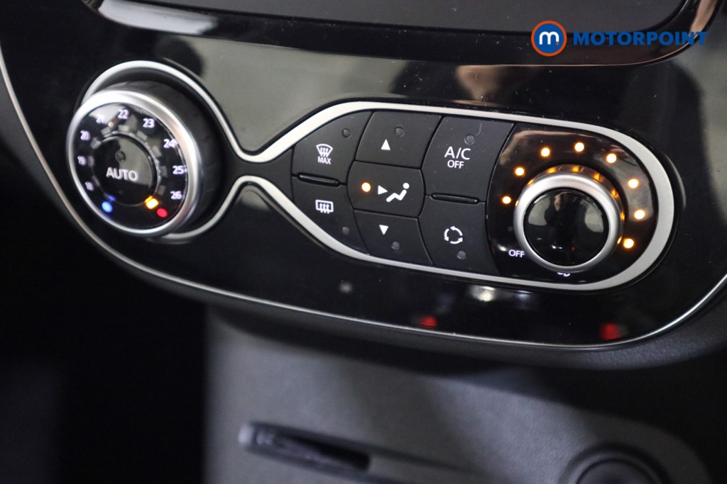 Renault Captur Iconic Manual Petrol SUV - Stock Number (1534536) - 7th supplementary image